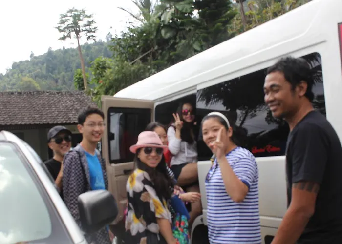 Amartya Puri Green Villa Bed & Breakfast 2*